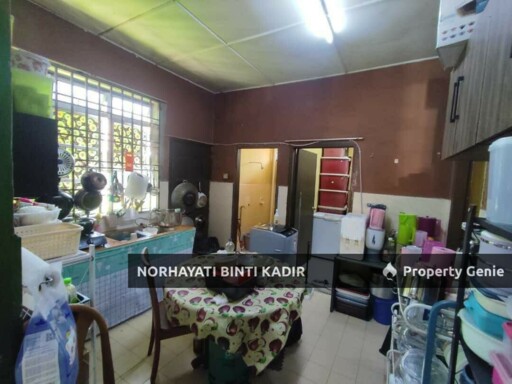 RUMAH TERES CORNER LOT UNTUK DIJUAL Indera Mahkota 14, Kuantan.