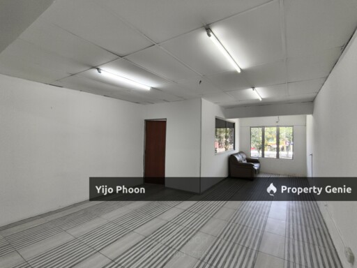 Office / Retail unit (First Floor) at Bukit Sentosa, Rawang (Main Road Frontage)