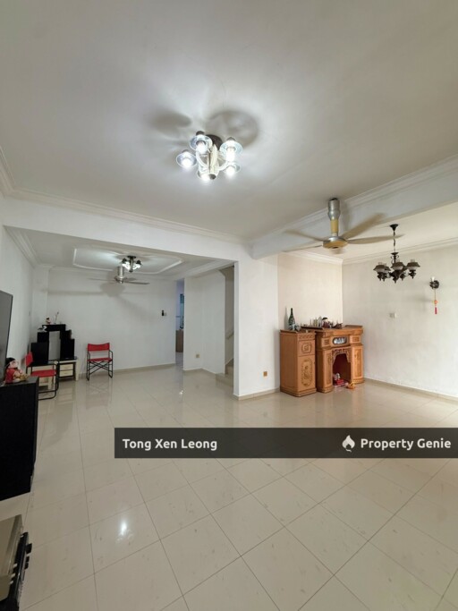 Spacious 5-Bedroom Terraced House In Melaka