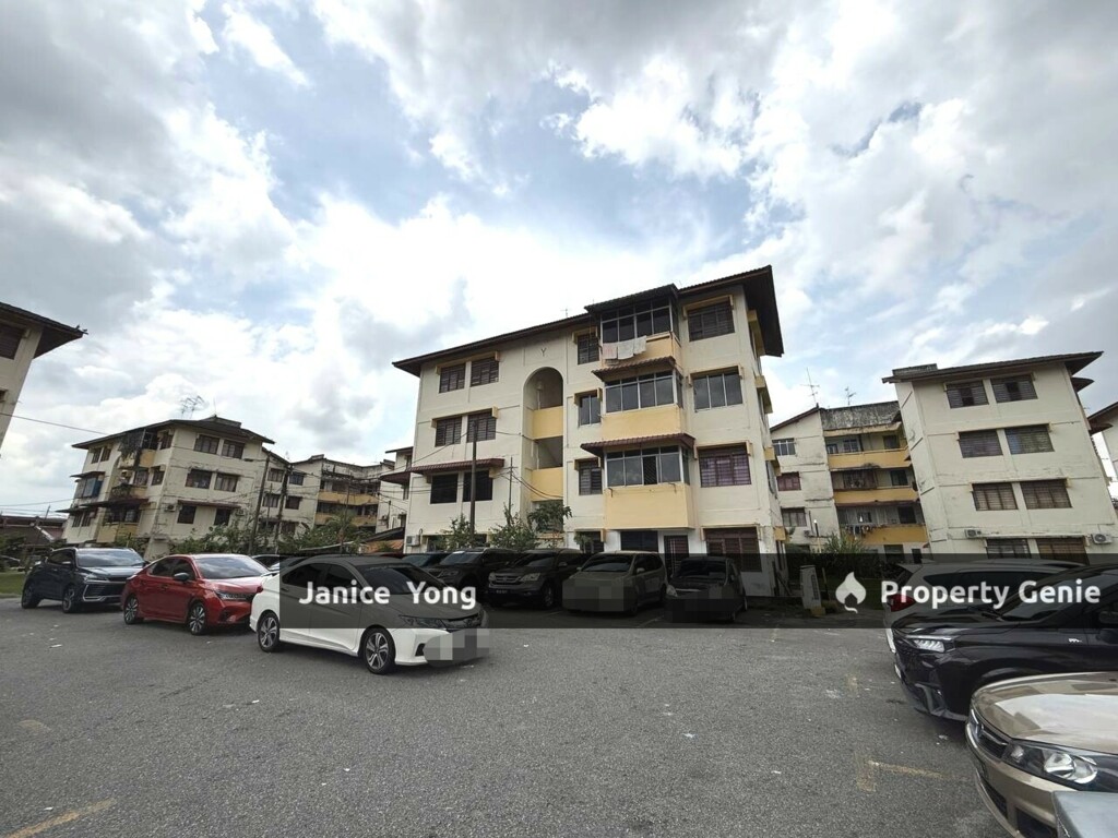 Flat Taman Perling