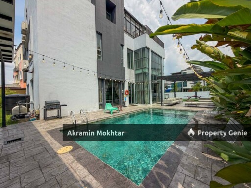 Renovated & Fully Furnished | 3 Storey Bungalow Kristal Court Seksyen 7, Shah Alam