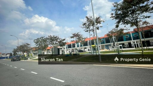 Perjiranan 8 Dato Onn 2 Storey Teracce Playground Unblock View