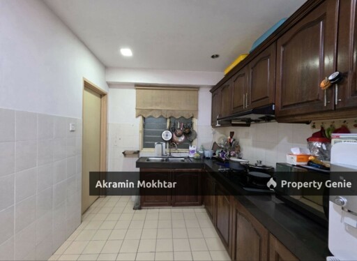 Freehold, Corner Unit, Partially Furnished & 2 Parking | Sri Cempaka Apartment, Jalan Sepakat Indah Kajang
