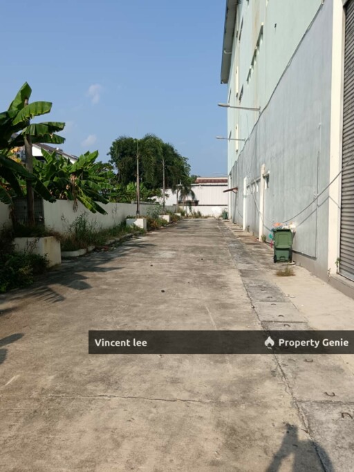 Taman Meranti Jaya, 4 Storey Warehouse Factory , 3 Ton Floor Loading, 40 Foot Container Access, with Cargo Lift, 100 Amp Power Supply, 23 Feet Height at Ground Floor, Prime Location, Easy Access to Hi