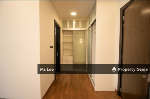The Pearl @ KLCC-Level 17 private lift- Sale below bank value Rm480k