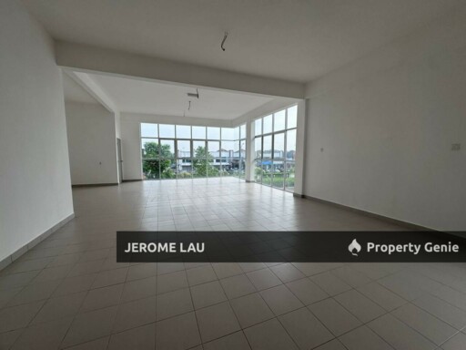 Triple Storey Shop Lot Ground Floor
