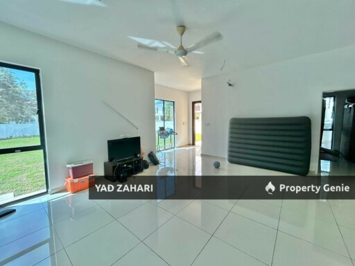 Huge Extra Land Corner Lot Double Storey Terrace House, Hijayu 2 Resort Homes, Bandar Sri Sendayan