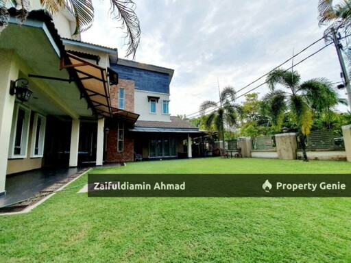 Spacious Corner Lot Semi-Detached Home in Bangi
