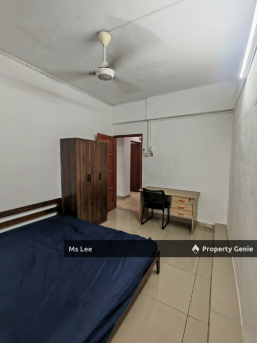 Male Room 4 RM750 @ 1st Floor Shop Apt-Sek 7-Shah Alam-near UITM-Ready Now