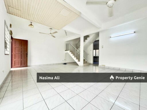 Spacious Unit- 2 Storey, Jalan Turmalin Seksyen 7 Shah Alam