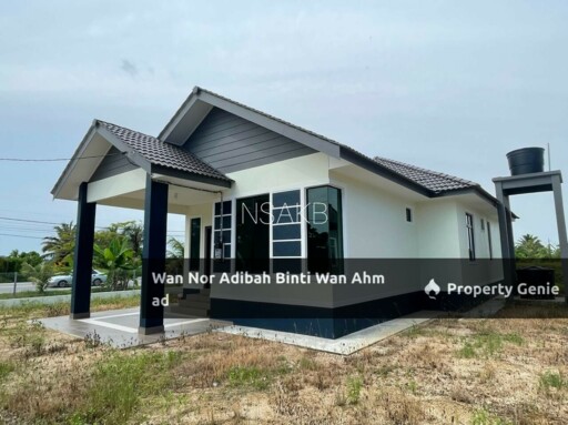 BANGLO TEPI JALAN UTAMA PADANG MELINTANG BACHOK-KB