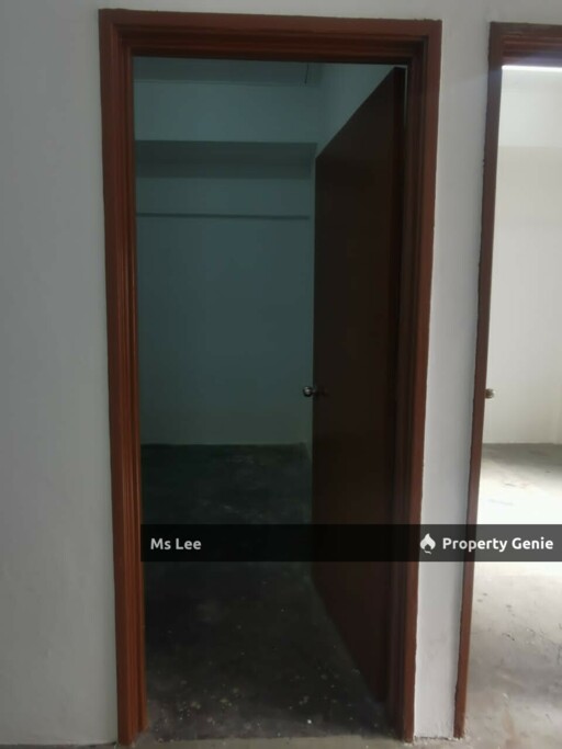 3rd Floor Shop Apartment RM 350 (Pasar Malam) -Taman Sentosa @ Klang- Ready 30/9