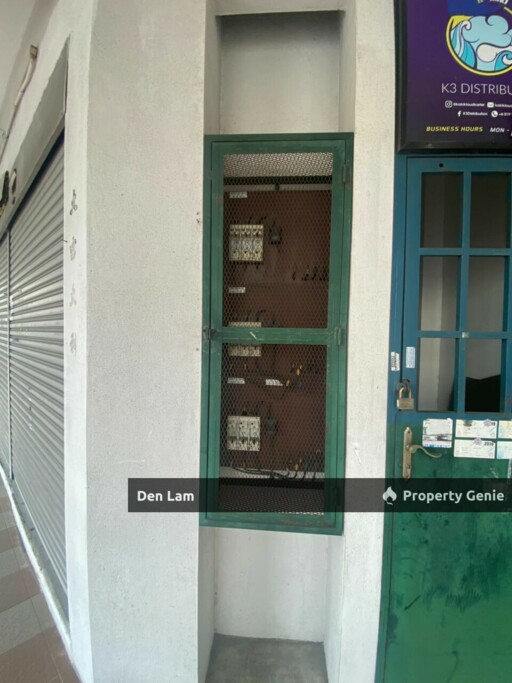 OUG Taman Gembira Old Klang Road 3sty Corner Shop lot for sale !!