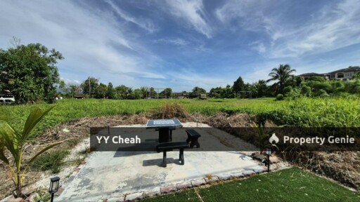 2.5 Storey House 6 Rooms - Facing Field - Good For Big Family