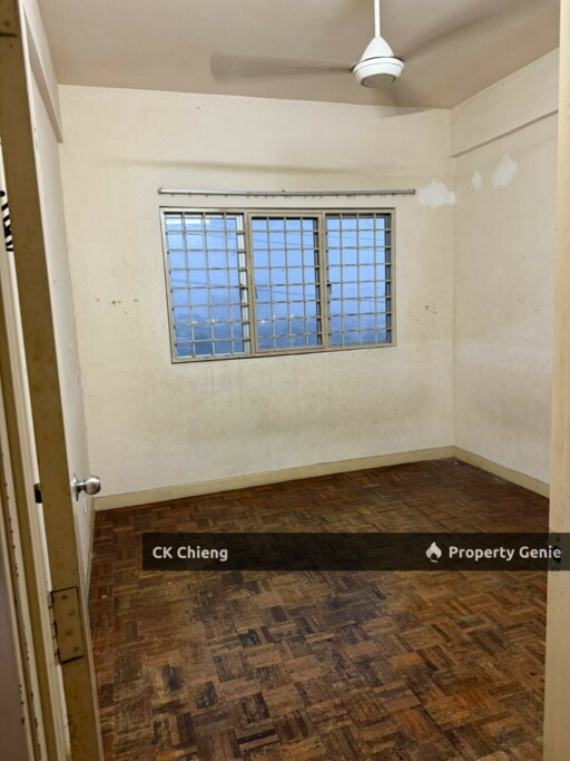 Belimbing Height Apartment, Freehold Non Bumi, 958sqft 3 Rooms, Seri Kembangan