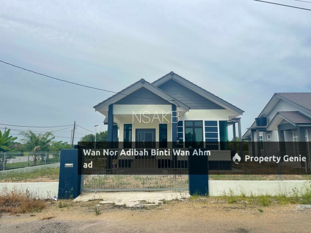 BANGLO TEPI JALAN UTAMA PADANG MELINTANG BACHOK-KB