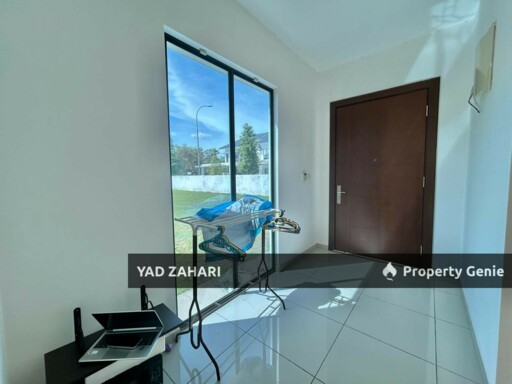 Huge Extra Land Corner Lot Double Storey Terrace House, Hijayu 2 Resort Homes, Bandar Sri Sendayan