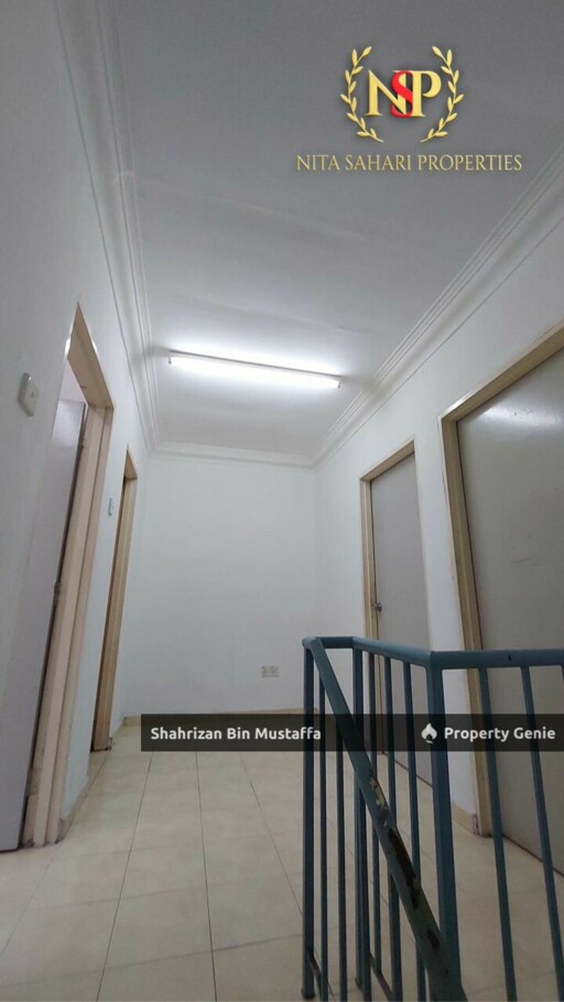 Full Loan, Taman Nusantara, Gelang Patah
