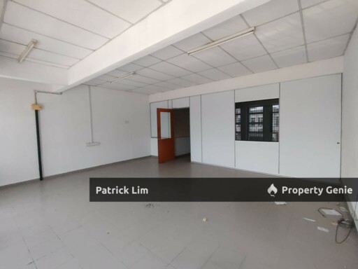 Taman Merdeka Permai [一楼] 店面出租 With Partition