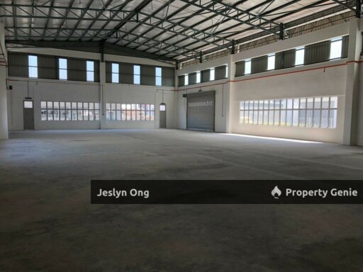 1.5 storey Semi D Factory @ Nusa Cemerlang for Rent