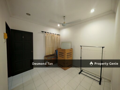 2 Storey Garden Avenue Seremban 2, Seremban (Semi Furnished with Kitchen Only)