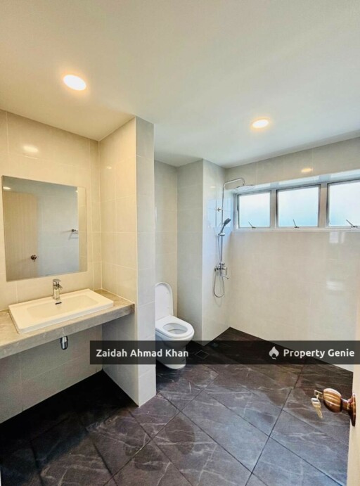 MENARA BANGSAR CONDOMINIUM FOR SALE MOVE IN CONDITION WALKING DISTANCE TO MRT FREEHOLD WELL MAINTAINED