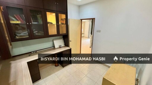 Facing Open Corner Lot Renovated Double Storey Taman Putra Prima, Puchong.