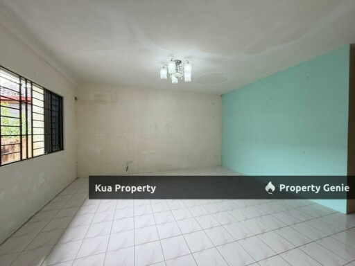 Double Storey Terrace Intermediate for Sale! Located at Stakan Jaya