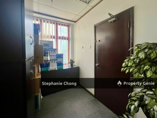 🔥 BELOW RM400 psf! Renovated Freehold Office @ Damansara Intan