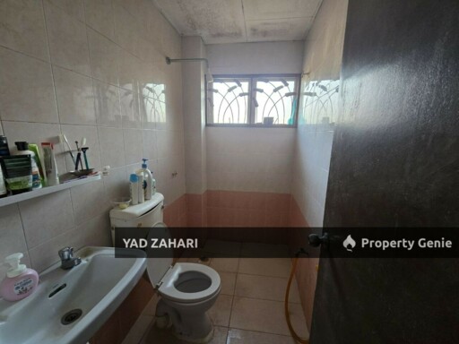 Seksyen 23, Shah Alam | 2-Storey Terrace 4 Bedrooms | RM560K - Extended, Peaceful Area & Well Maintained