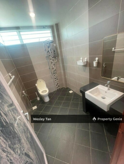 2 Storey Bungalow Paya Rumput Perdana 24/7 Gated Guarded 4 Beds | 3 Baths Fully Furnished & Fitted Land Size: 50 x 80