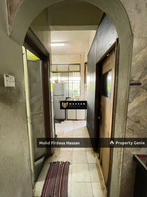 Investment Unit, Ground Floor, Beside Airport and LRT @ Pangsapuri Garuda