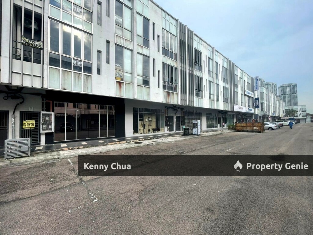 Oasis 2 / Kota Puteri / 3 Storey Shoplot