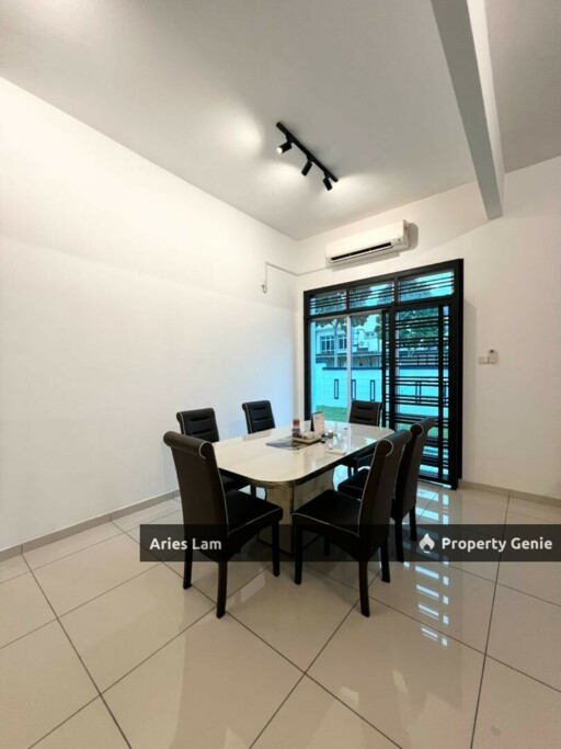 Corner Lot @ Kempas Utama / Double Storey Cluster House / Near Setia Tropika