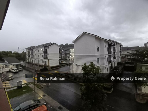 Townhouse Suci Bandar Ainsdale