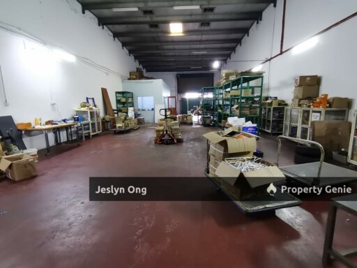 Single Storey Terrace Factory at Mount Austin for Rent