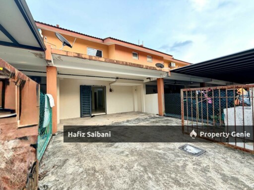 Double Storey Terrace Taman. Salak Baiduri Sepang