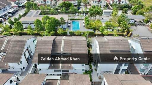 1080 RESIDENCE TAMAN PUNCAK SAUJANA KAJANG 3-STOREY SEMI DETACHED FACING CLUB HOUSE 2 MASTERBEDROOM