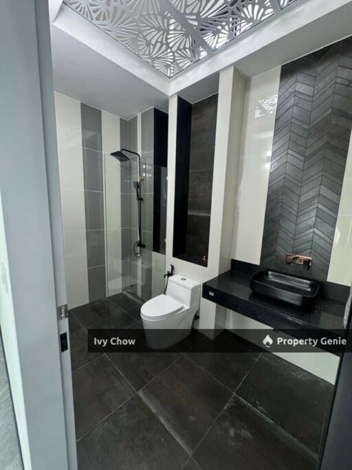 Setia Tropika Semi D For Rent