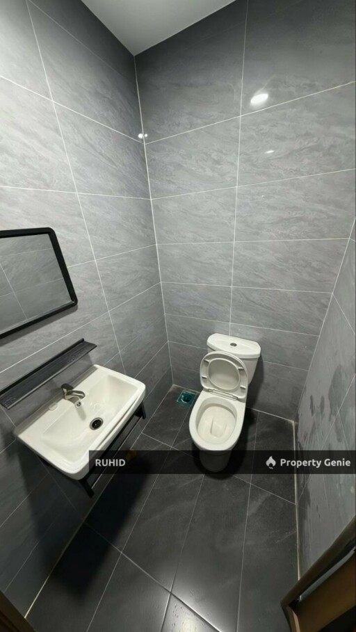 Corner Lot Single Storey House, Taman Sri Pulai – Freehold, 2,000 Sqft