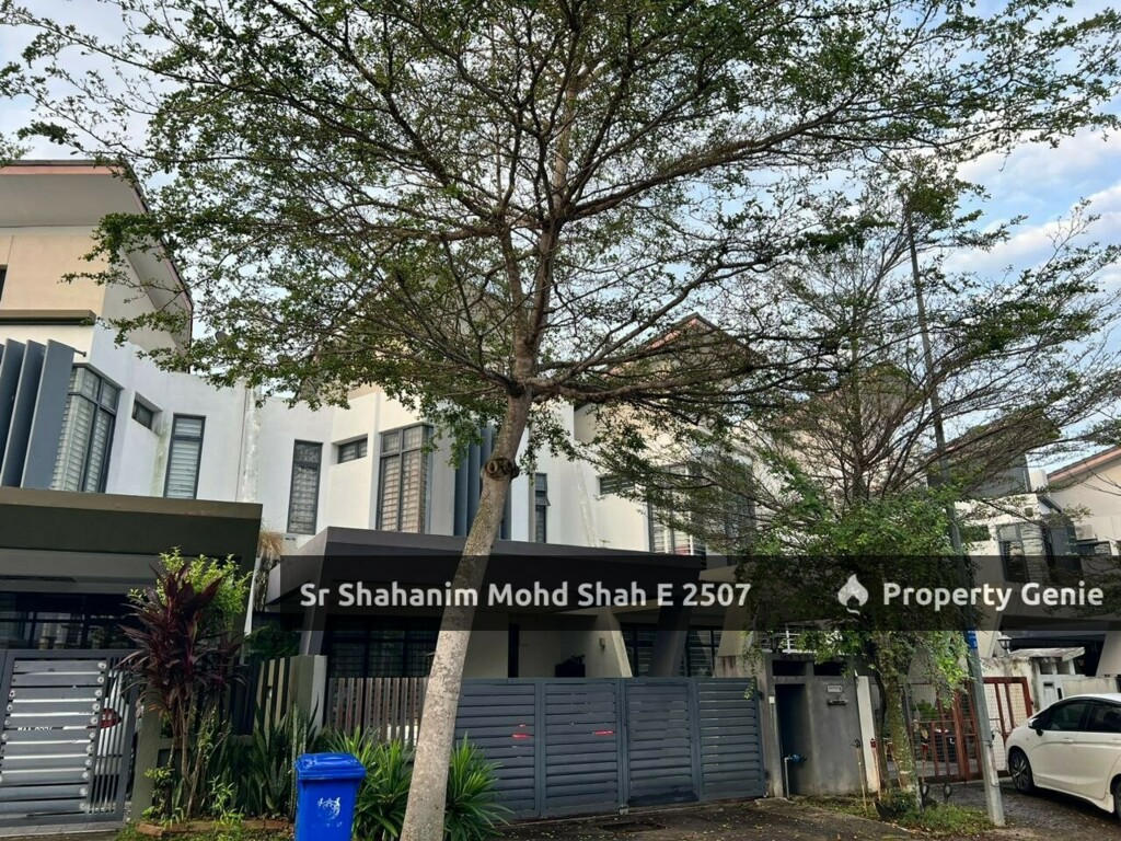 2 STOREY SUPERLINK FOR SALE - SPACIOUS ANGLURA 2 STOREY SUPERLINK, LAMAN GLENMARIE, SHAH ALAM, SELANGOR