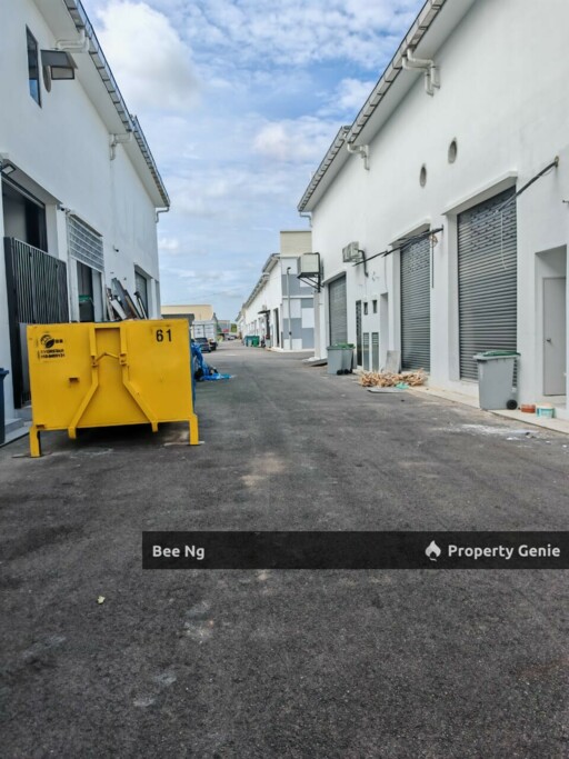 Taman Industry Jaya/1.5 Storey Terrace Factory/Unblock View/Brand New