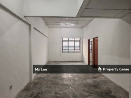 3rd floor Shop Apartment RM 300 (Behind Pasar Malam)-Taman Sentosa @ Klang-Ready Now