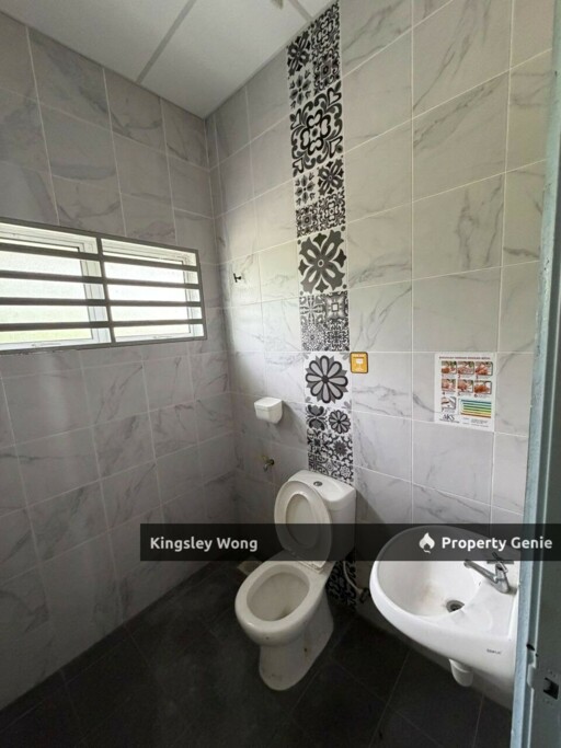 Panorama Lapangan Perdana Freehold Double Storey Shoplot Near Mart Residential Area