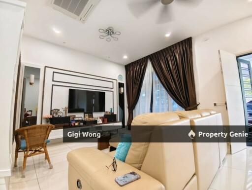8 Residence Superlink 2.5 Terrace House