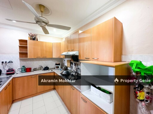 FREEHOLD & 1 COVERED PARKING | EVERGREEN PARK ACORN & HAZEL Condominium Sg Long
