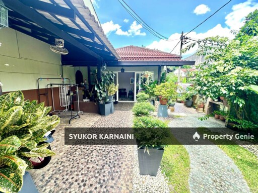 Double Storey Corner Lot Taman Melawati.