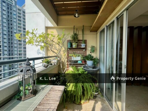 RM850K | Renovated 2,333sf Duplex Corner Unit | Damansara Perdana