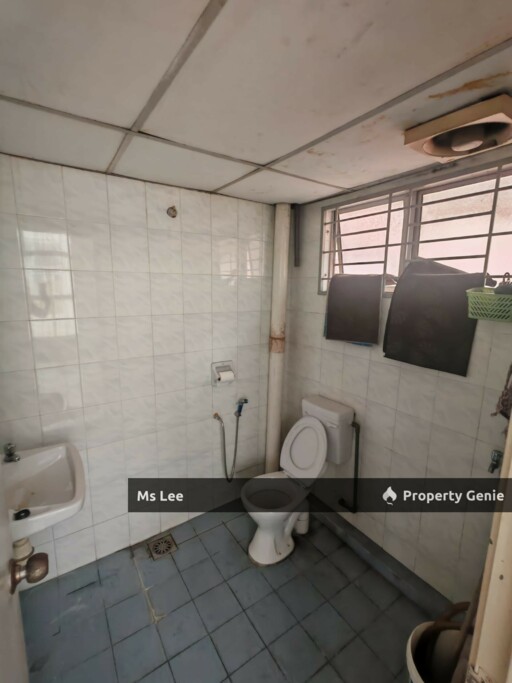 Renovated Corner 1st Floor Shop Office-Taman Bayu Perdana @ Klang-Ready Now