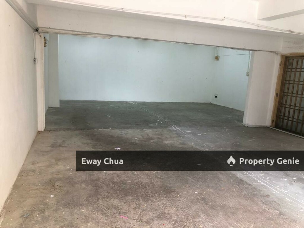 Taman Molek / Basement / Suitable for store